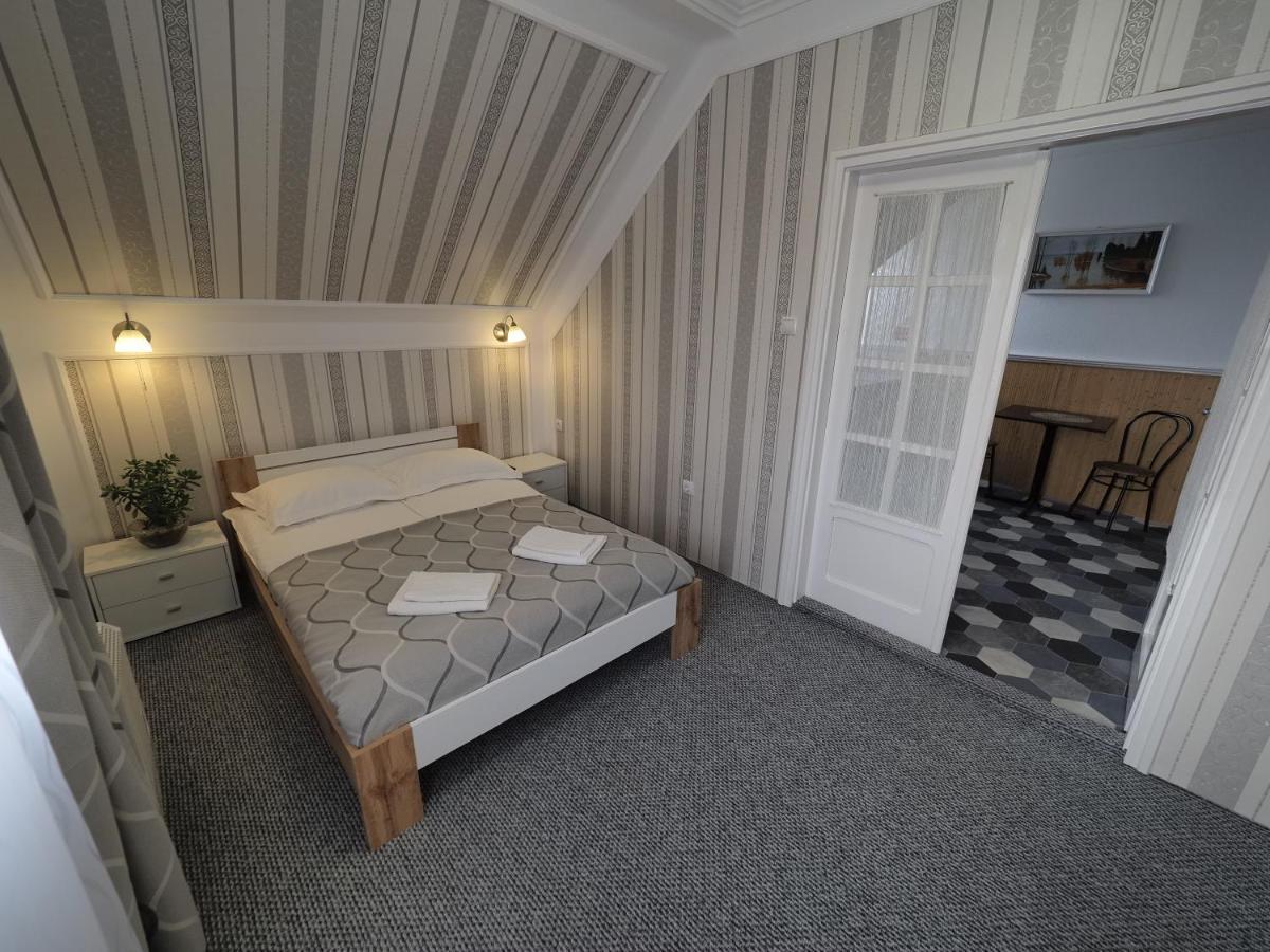 Panzio Status Apartment Hajduszoboszlo Luaran gambar
